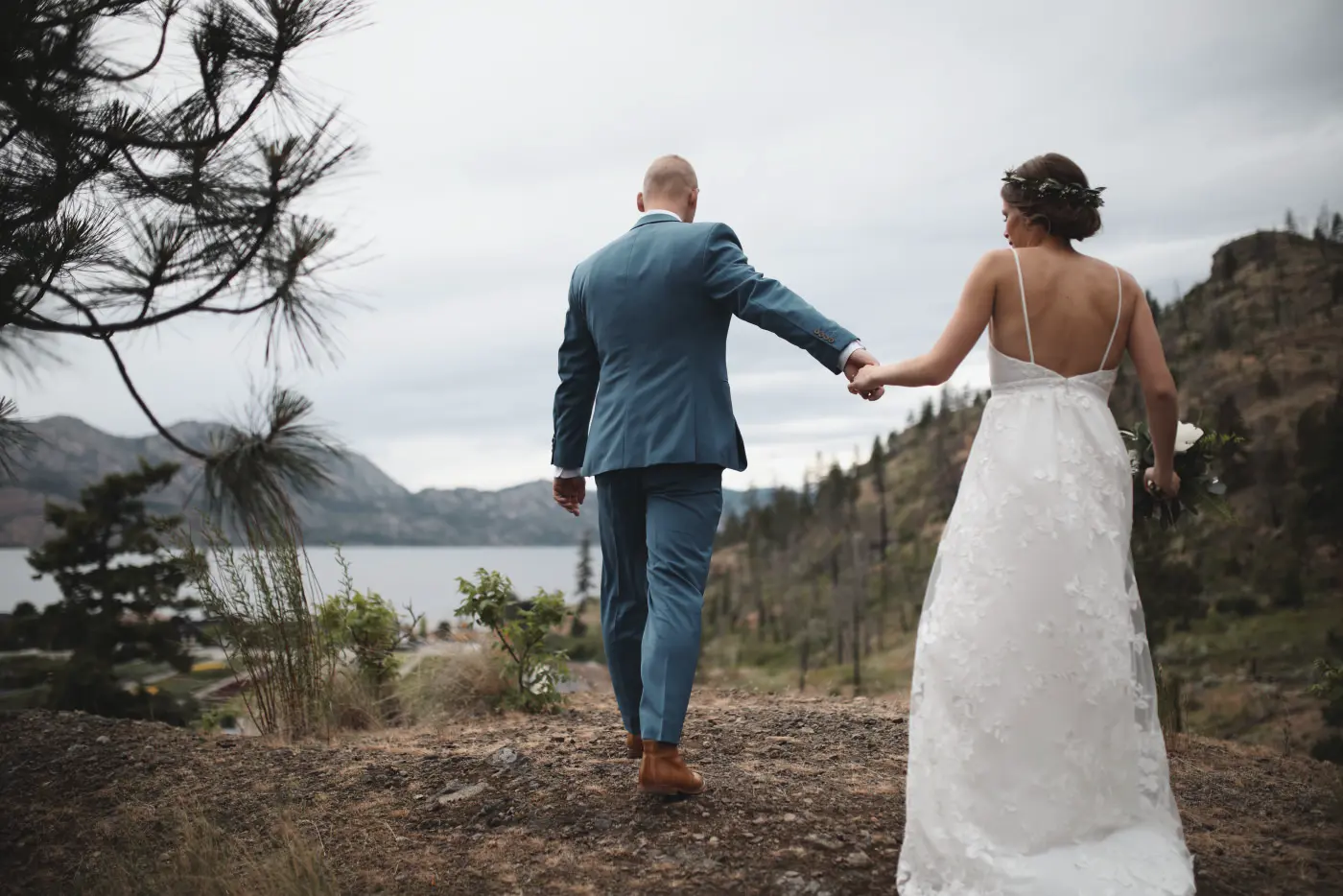 Wedding couple backs, in the Retro Neg style